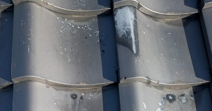 瓦屋根のズレはどこまで許容できるかを判断する境界ラインの解説イメージ