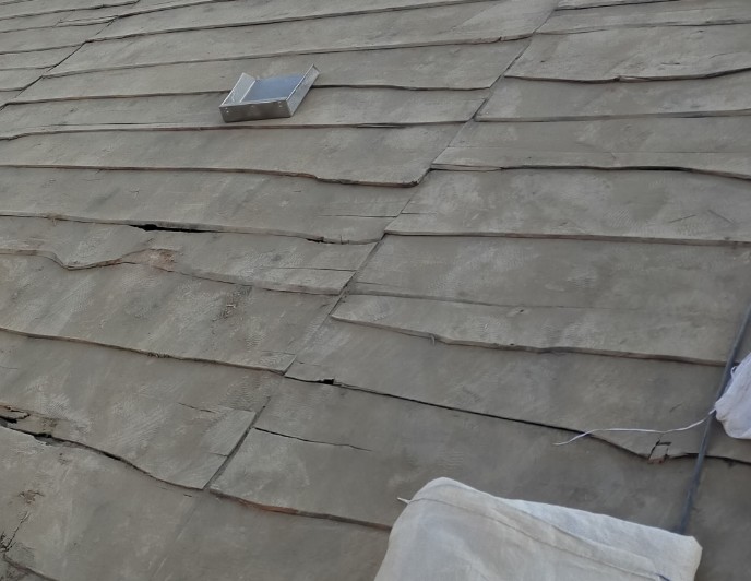 瓦の撤去工事が終わった後の野地