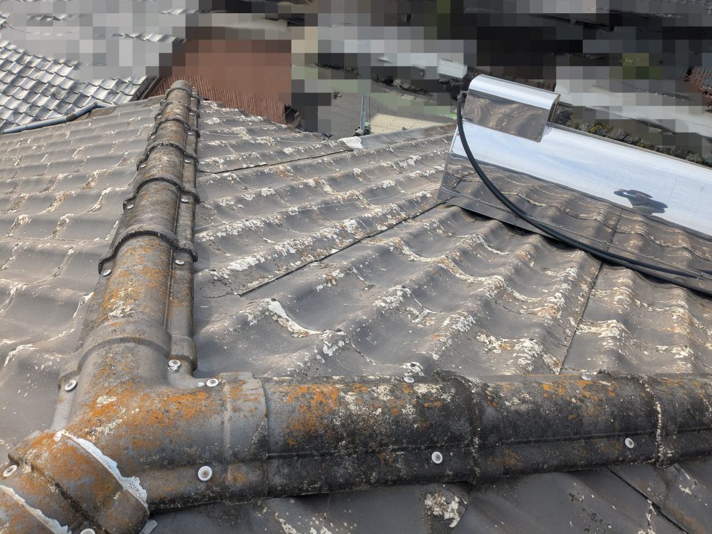 築約20年のセキスイかわらU屋根を点検した際の全体状況１