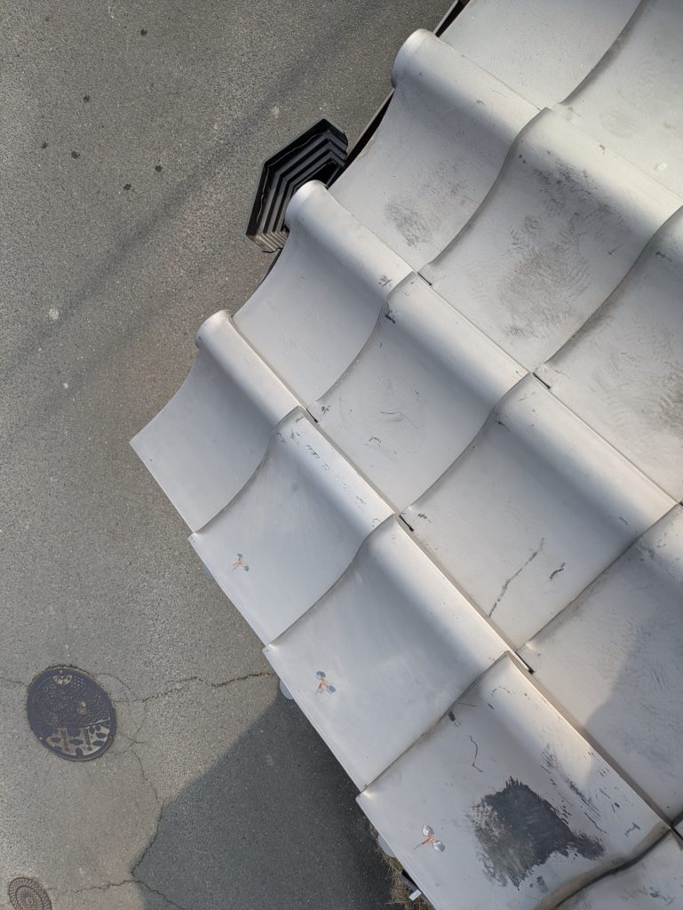 割れた瓦の交換後の写真